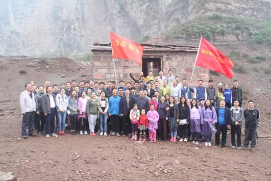 爱体育app官网成功举行军事素质拓展训练